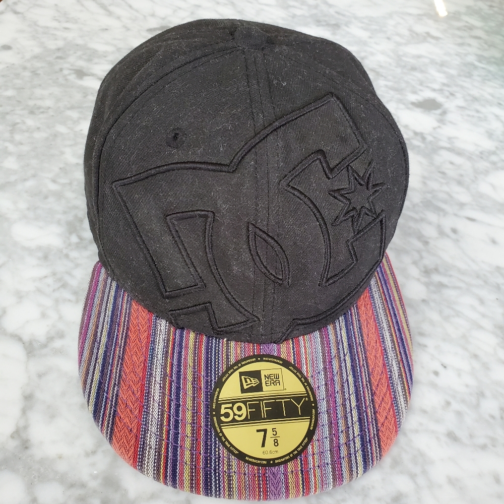 DC New Era 59 fifty Cap Hat Flat Brim Fitted Black Aztec Size 7 5/8